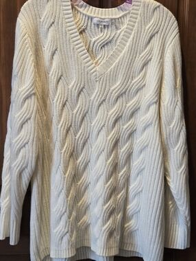 Calvin Klein Off-White Cable Knit V-Neck Sweater